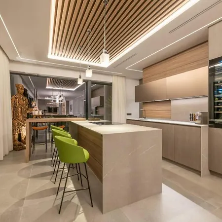 Opulent Retreat Manor דירה איביזה העיר
