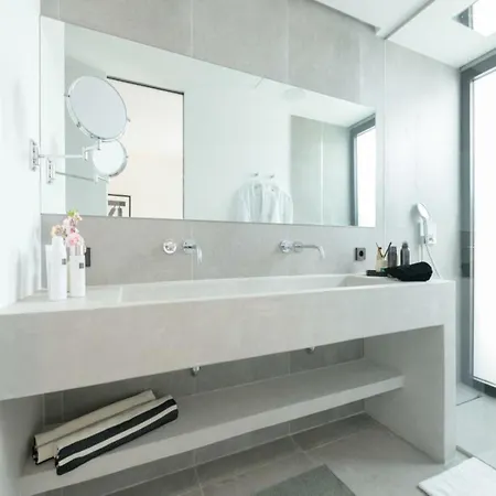 דירה Opulent Retreat Manor איביזה העיר