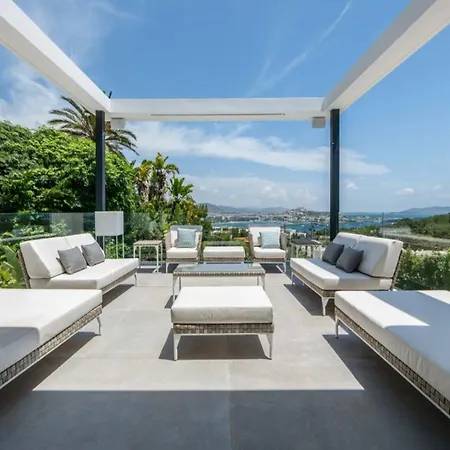 Opulent Retreat Manor דירה איביזה העיר
